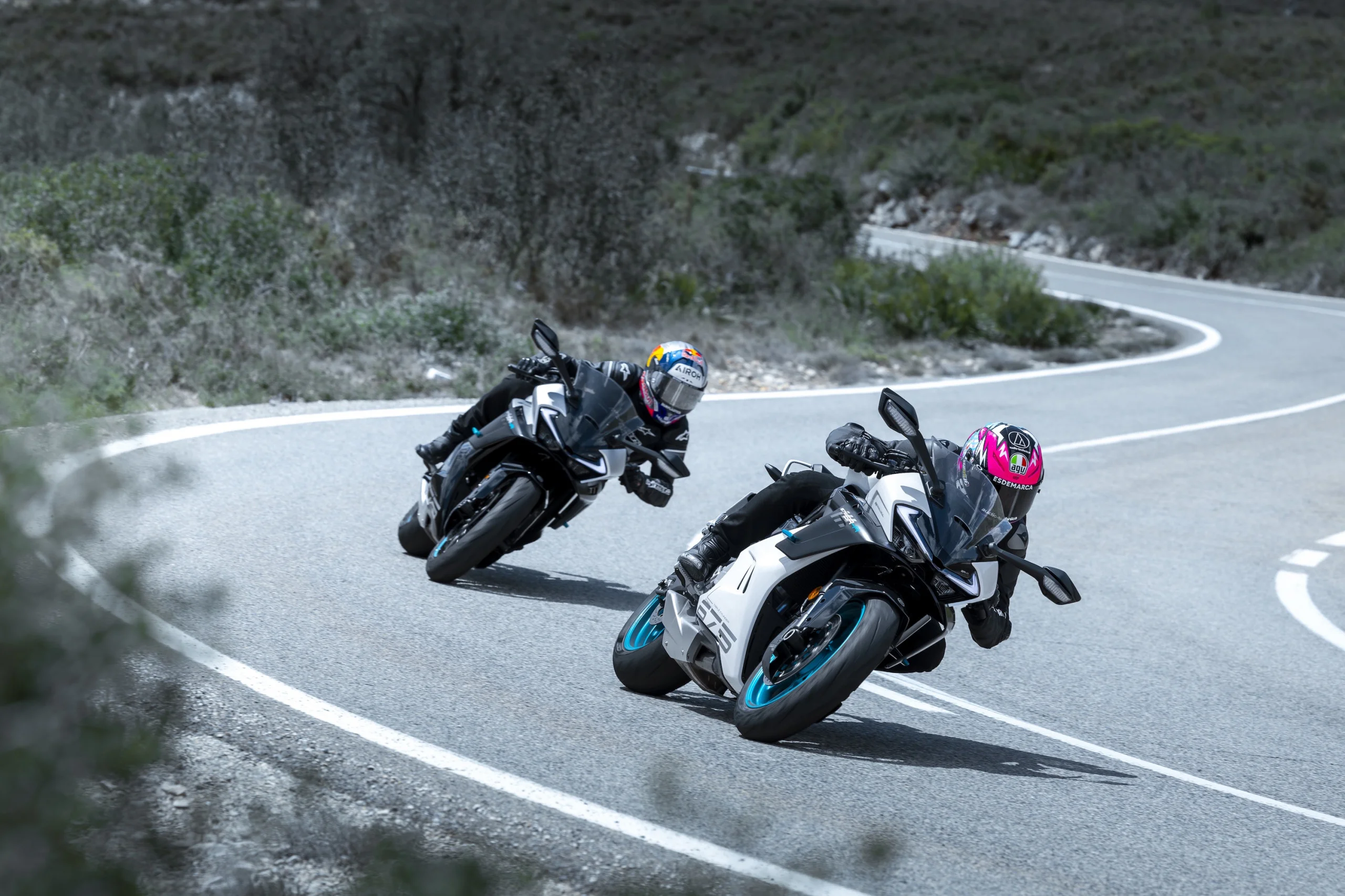CFMOTO 675SR-R Nebula White 2025